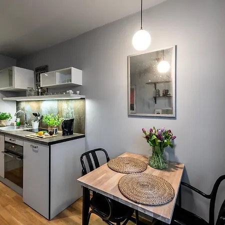 Shortstaypoland Wolska